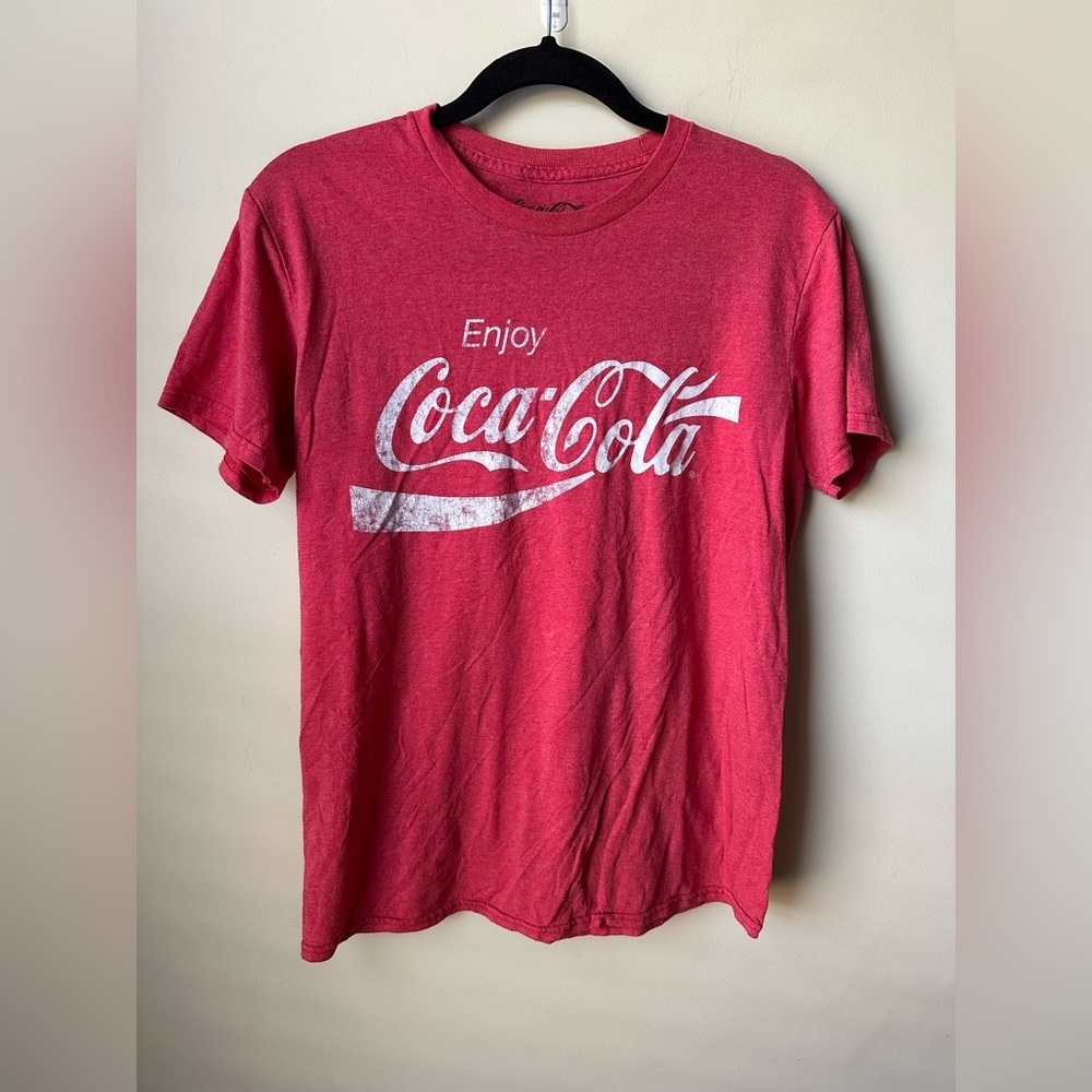Coca-Cola Mens Enjoy Coke Distressed Print Heather Red Shirt Medium